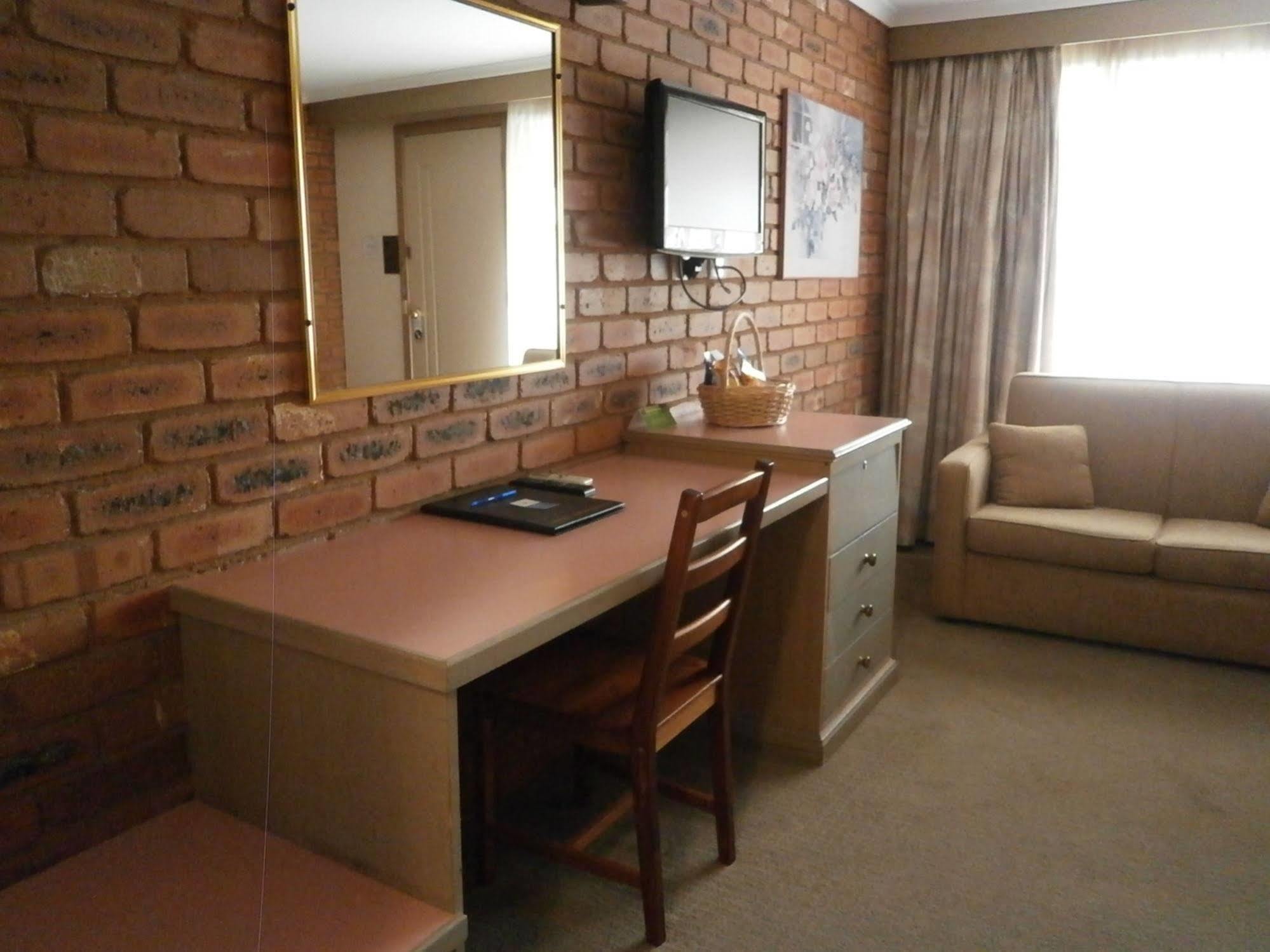 Golden Square Motor Inn Бендіго Екстер'єр фото